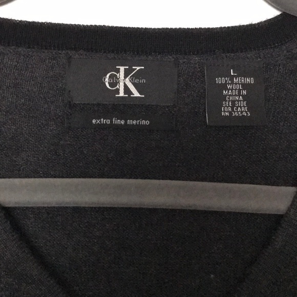 Calvin Klein wool sweater - Picture 2 of 2